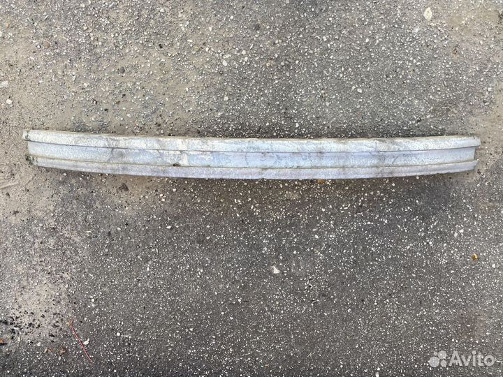 Усилитель переднего бампера Volkswagen Passat B5