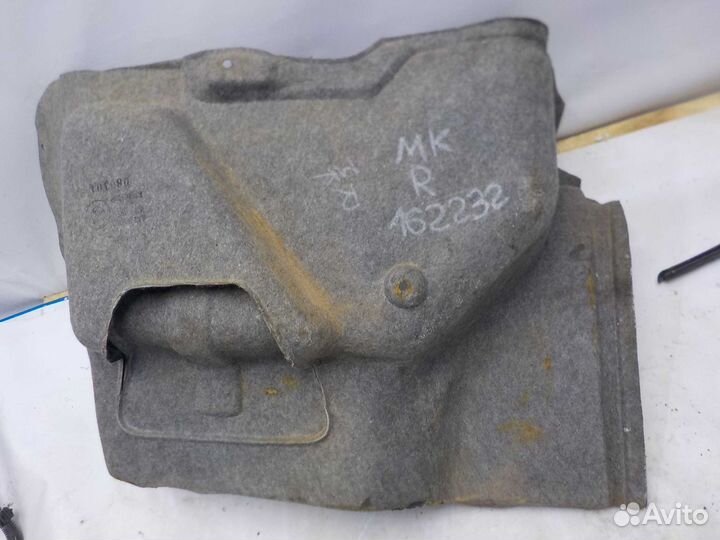 Обшивка багажника правая Geely MK