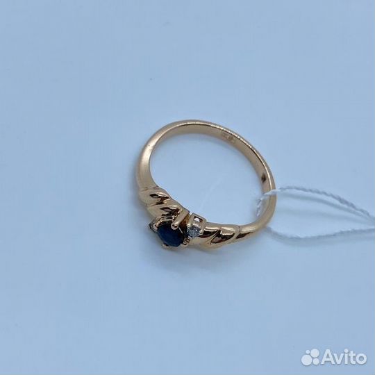 Золотое кольцо с бриллиантом 16,5р