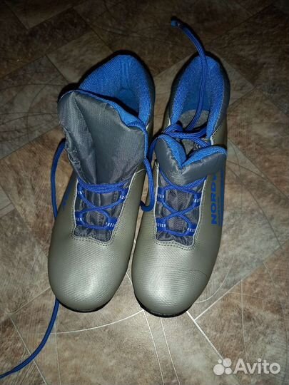 Лыжные ботинки