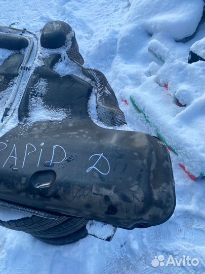 Бензобак Skoda Rapid 1