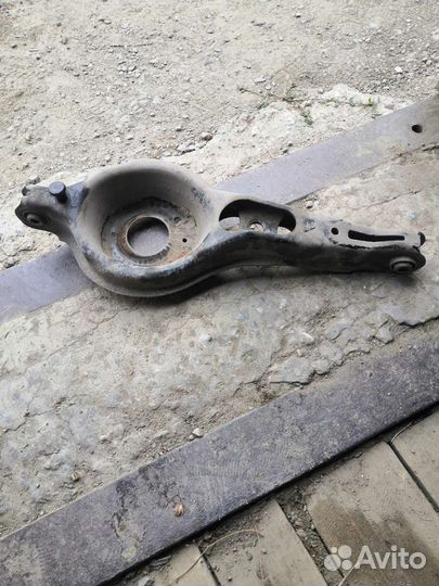 Продам задние подпружинные рычаги на Форд Фокус 3