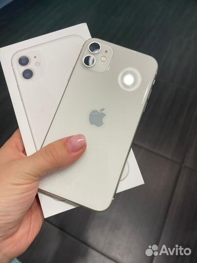iPhone 11, 64 ГБ
