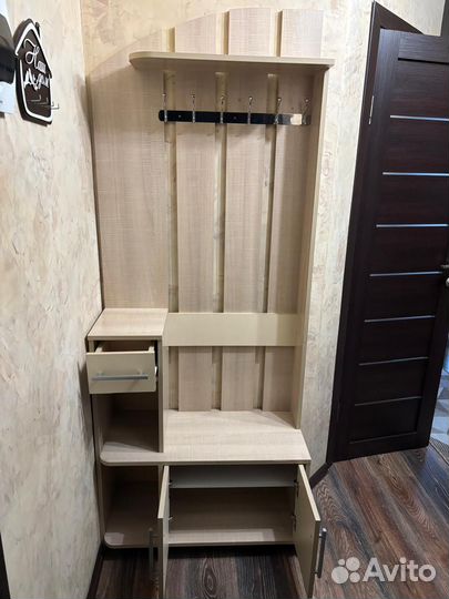 Вешалка в прихожую