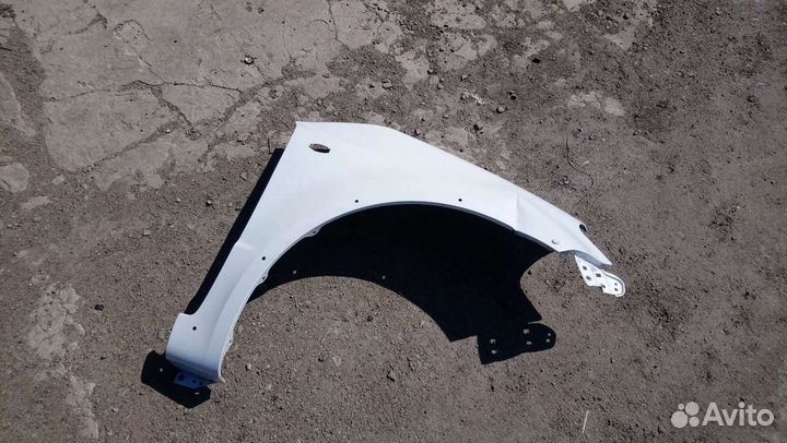 Крыло переднее правое Suzuki SX-4