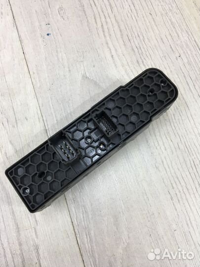 Блок кнопок стеклоподъемников Renault fluence