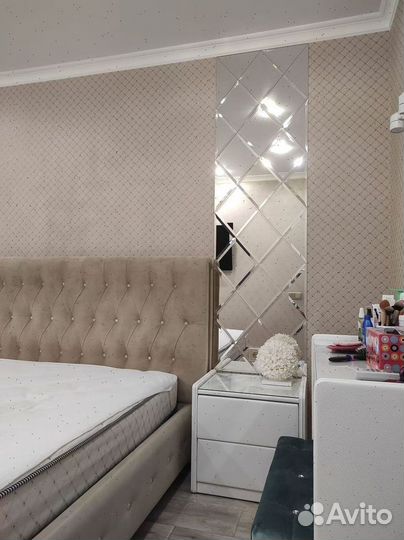 Зеркальное панно на стену