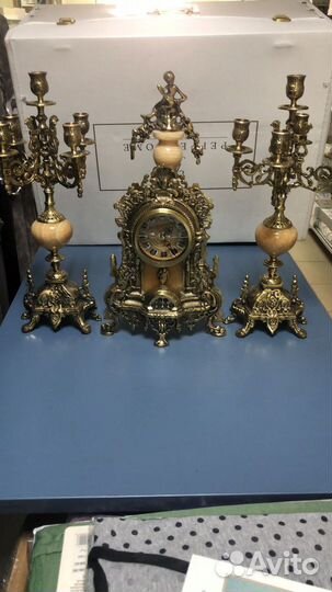 Столны часы