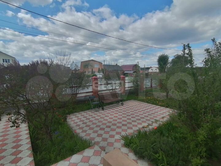 Дом 180 м² на участке 10 сот.