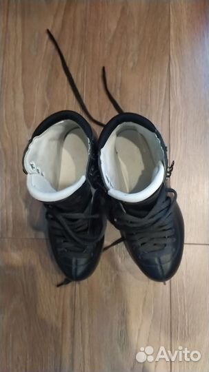 Коньки фигурные для мальчика