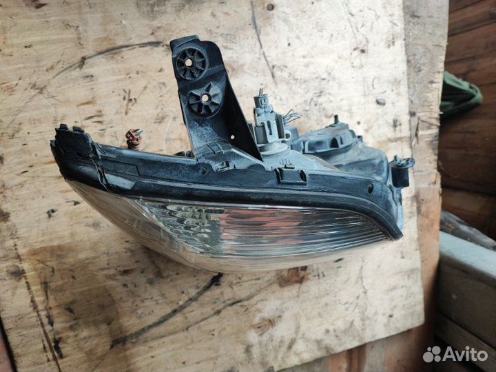 Фара галогеновая Renault Scenic I JA01 перед. прав