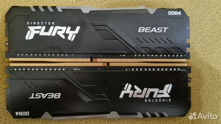 Оперативная память ddr4 kingston fury RGB 2x8gb