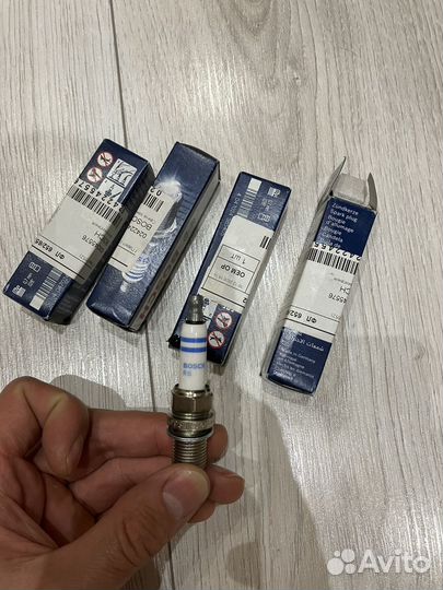 Свеча зажигания Bosch FR5KPP332S