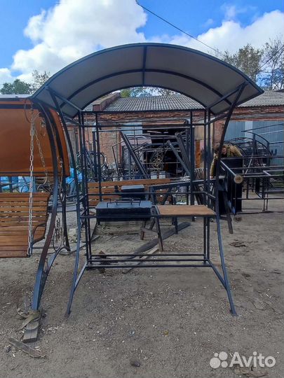 Мангал с большой крышей