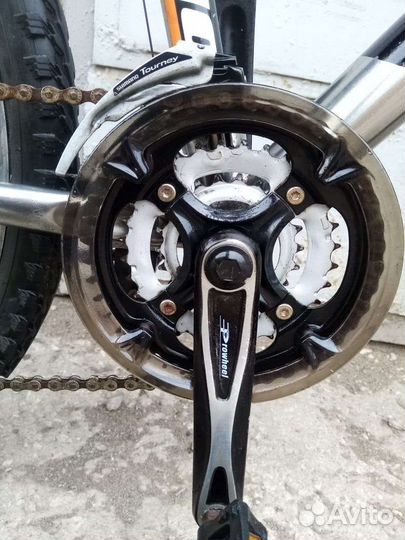 Велосипед на алюминиевой раме колеса 26