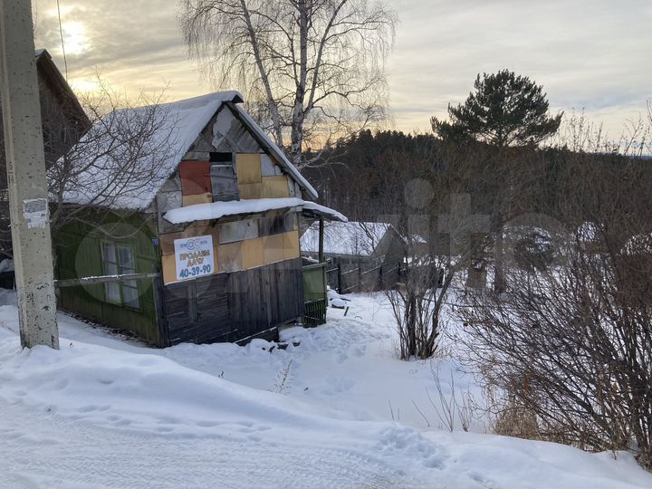 Дача 16 м² на участке 8 сот.