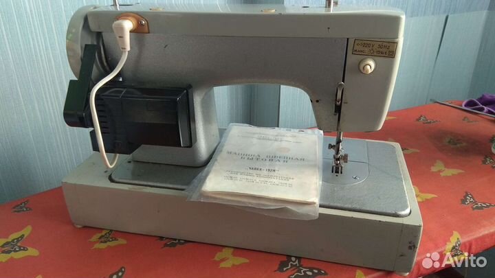 Швейная машина Чайка 132м