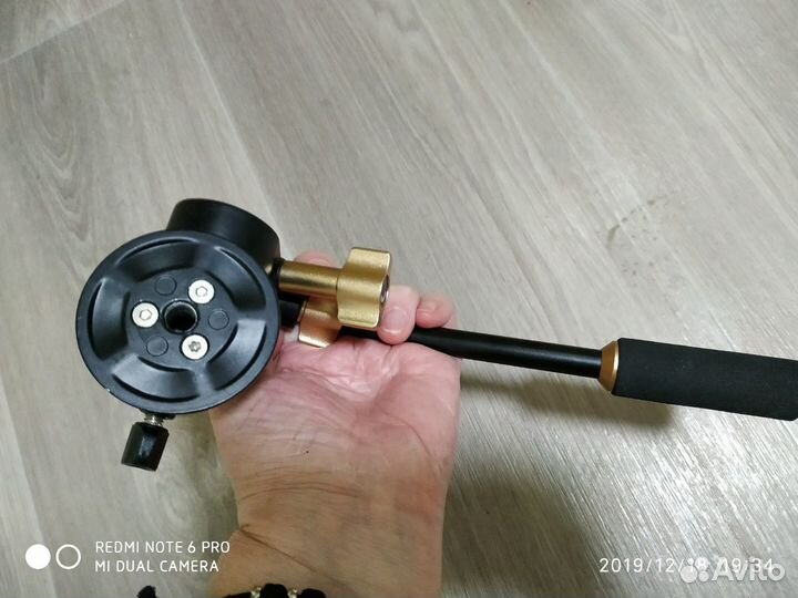 Штативная головка для видеокамеры