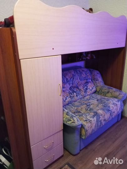 Двухярусная кровать