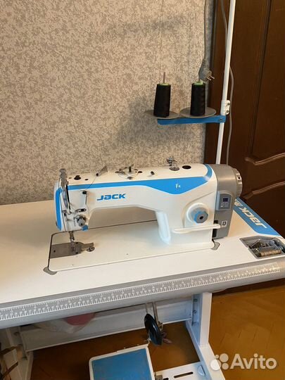 Швейная машина jack f 4
