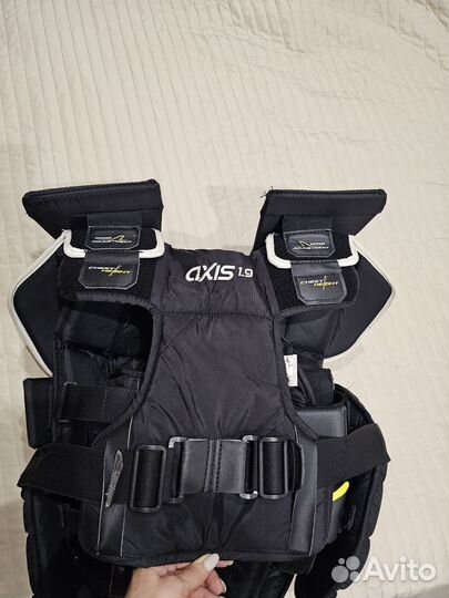 Вратарский нагрудник ccm