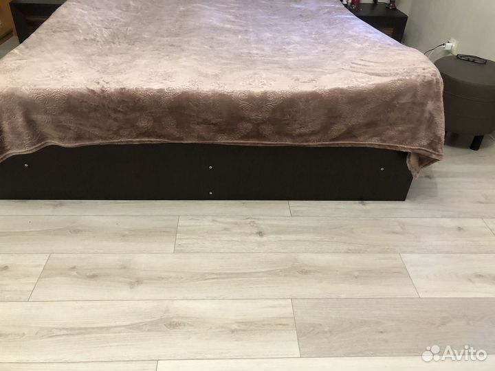 Кровать двухспальная с матрасом 180 200 бу