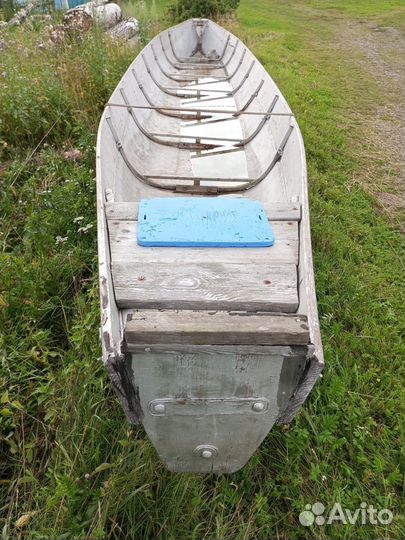 Лодка моторная