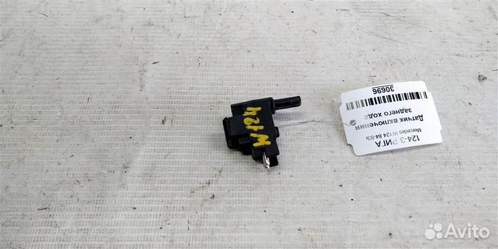 Датчик включения заднего хода mersedesbenz W124 8