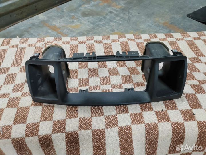 Продам рамку под магнитоллу