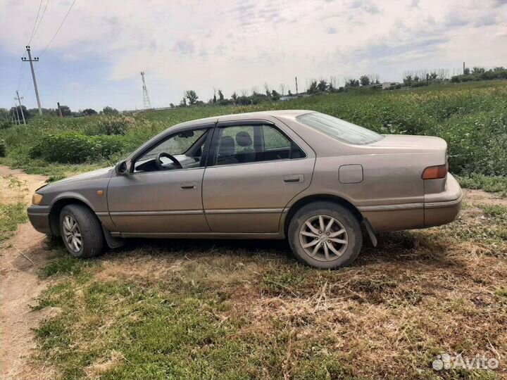 Toyota Camry 2.2 AT, 2000, 310 000 км