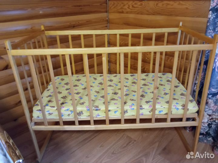 Детская кроватка