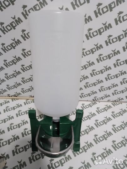 Чашечная поилка для кролика