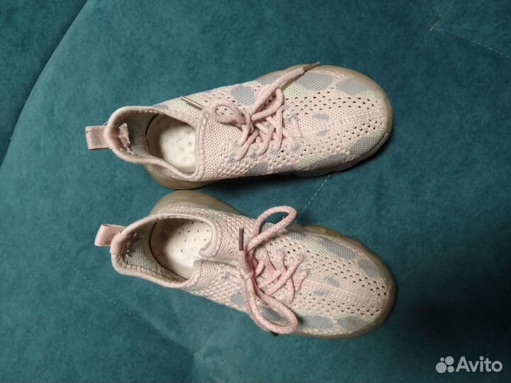 Кроссовки для девочки 28 размер