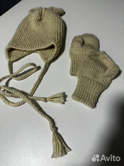 Шапка и варежки ручная работа на 2 годика