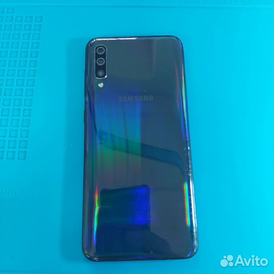 Samsung Galaxy A50, 4/64 ГБ