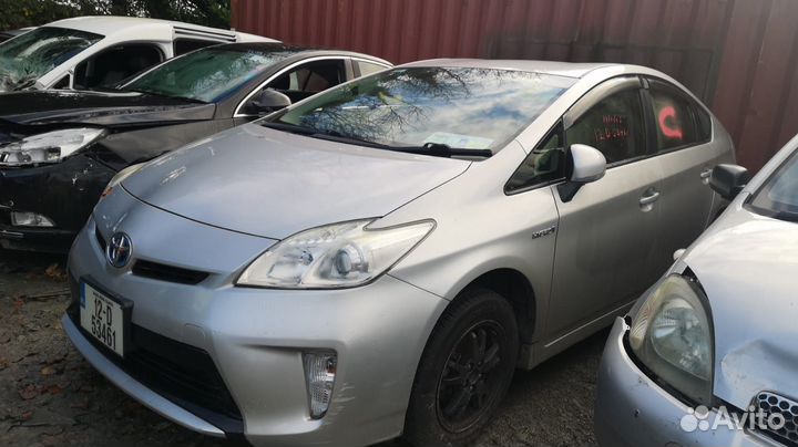 Дверь (Крышка) Багажника toyota prius XW30 2012