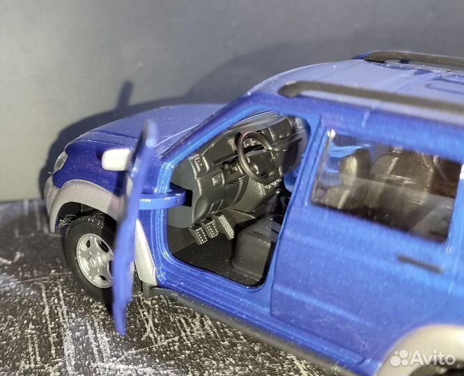 УАЗ-3163 патриот - синий 1/43