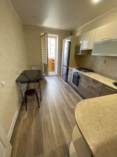 2-к. квартира, 55 м², 6/10 эт.