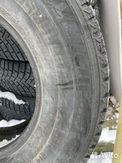 Michelin Latitude X-Ice North 26.5/70 R16