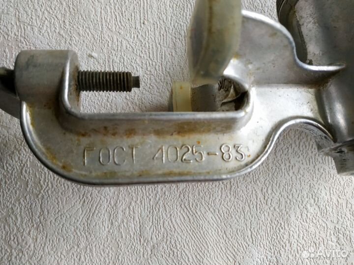 Ручная мясорубка + соковыжималка Работает