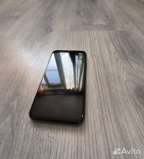 Продам iPhone 10