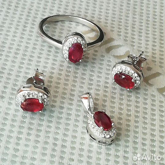 Серьги, кольцо р.17,0, кулон серебро рубин С395