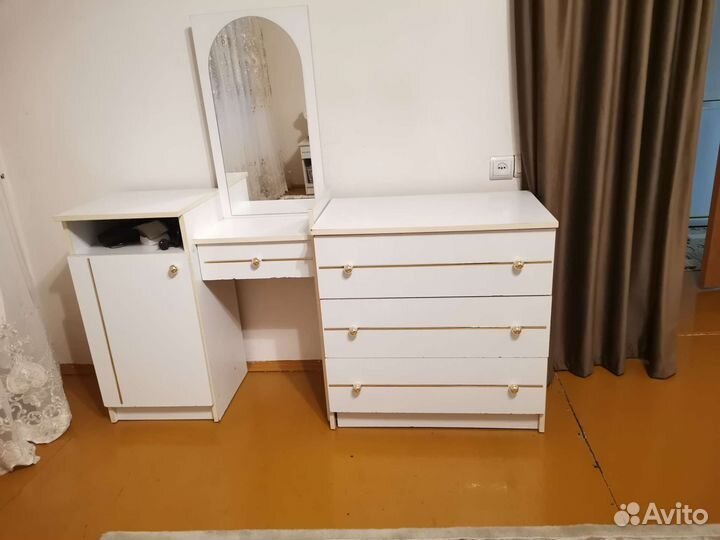 Спальный гарнитур