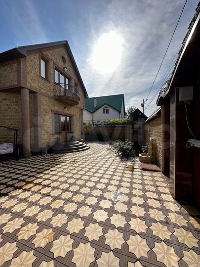 Дом 200 м² на участке 5 сот.