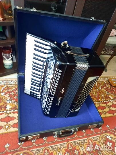 Аккордеон Weltmeister 4/4