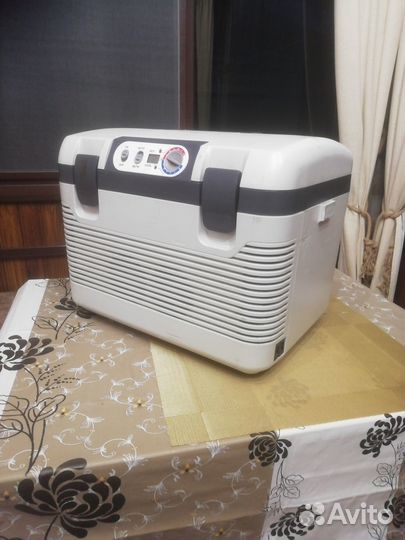 Автомобильный холодильник
