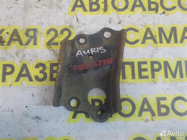 Кронштейн передней балки Toyota Auris (E150) 2006
