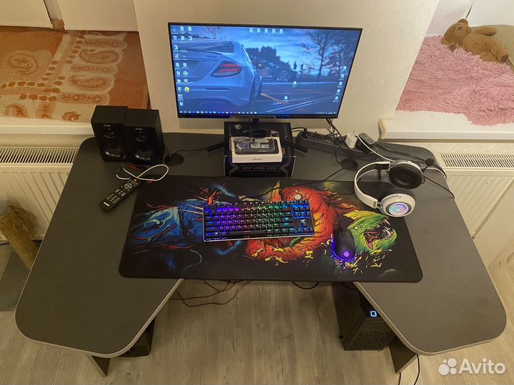 Стол компьютерный игровой