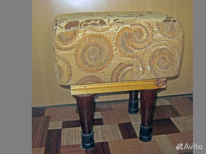 Табурет низкий, цена за 1 шт