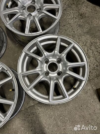 Стильные литые диски 4x100 Цо 60.1 R14 Ровные